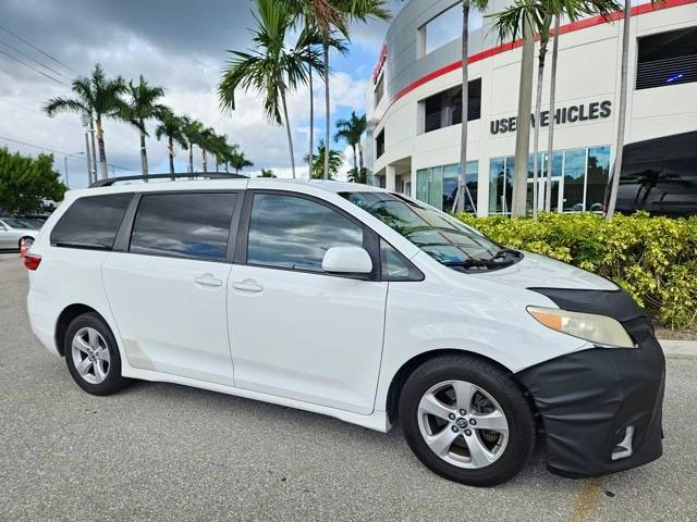 2018 Toyota Sienna LE — Minivan — 102,320 mi — Lake Park, FL