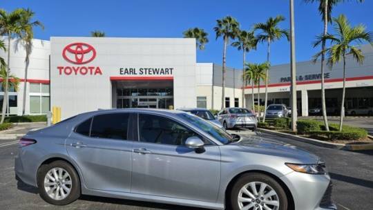 2020 Toyota Camry LE — Sedan — 61,394 mi — Lake Park, FL