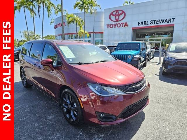 2019 Chrysler Pacifica Touring Plus — Minivan — 95,914 mi — Lake Park, FL