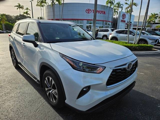 2023 Toyota Highlander XLE — SUV — 9,950 mi — Lake Park, FL