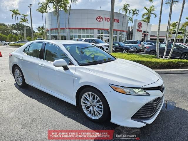 2019 Toyota Camry XLE — Sedan — 11,375 mi — Lake Park, FL