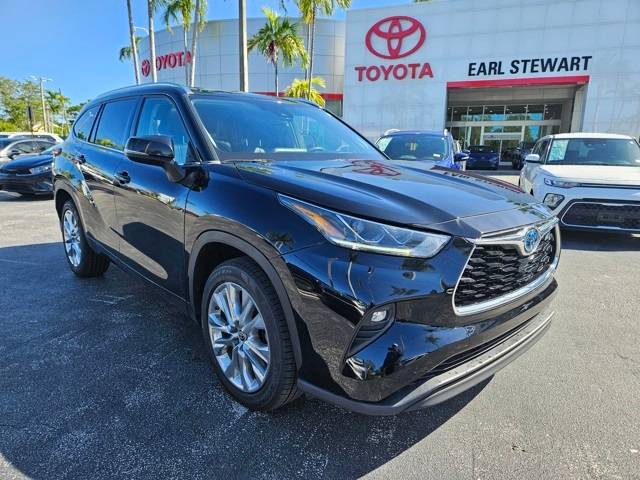 2021 Toyota Highlander Hybrid Limited — SUV — 30,250 mi — Lake Park, FL