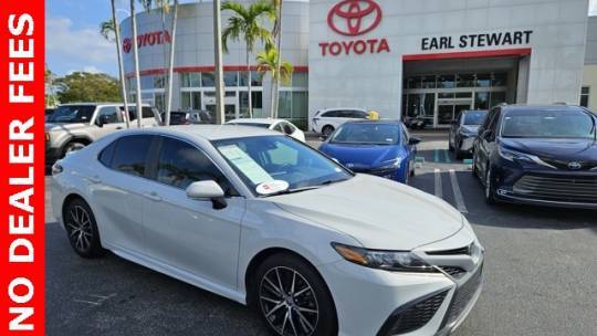 2022 Toyota Camry SE — Sedan — 44,165 mi — Lake Park, FL