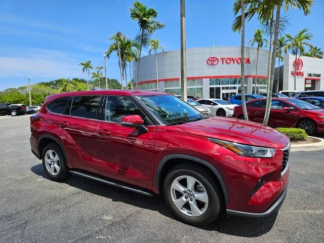 2022 Toyota Highlander LE — SUV — 18,205 mi — Lake Park, FL