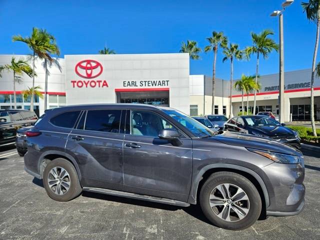 2022 Toyota Highlander XLE — SUV — 116,108 mi — Lake Park, FL