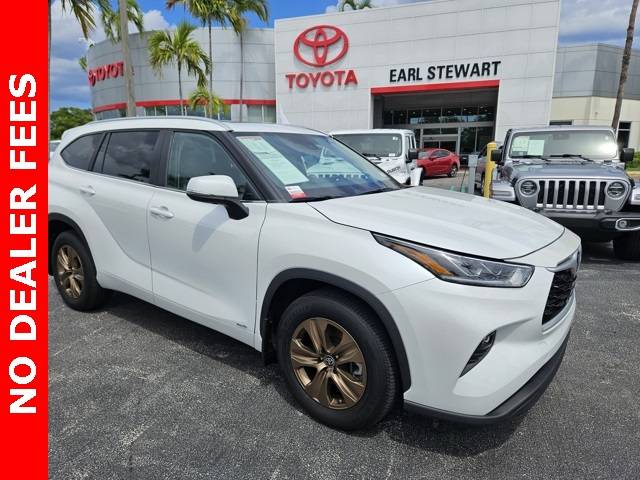 2023 Toyota Highlander Hybrid Bronze Edition — SUV — 17,696 mi — Lake Park, FL