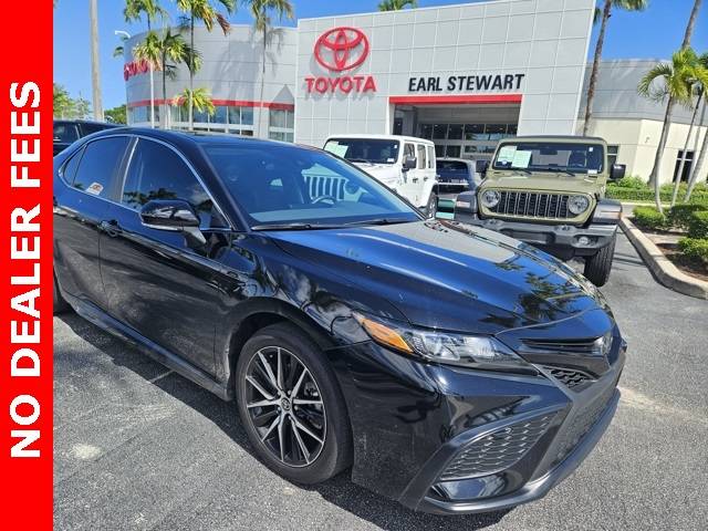 2024 Toyota Camry SE — Sedan — 12,887 mi — Lake Park, FL