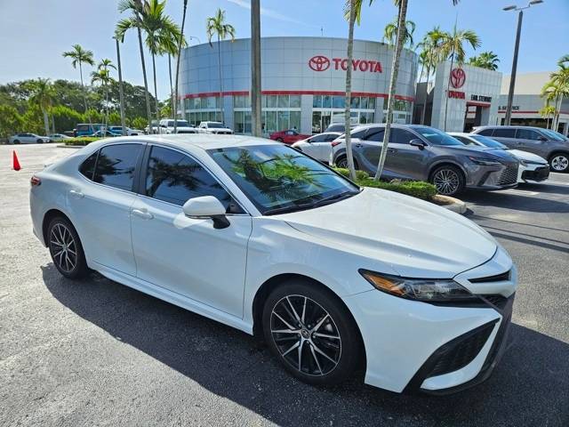 2024 Toyota Camry SE — Sedan — 41,837 mi — Lake Park, FL