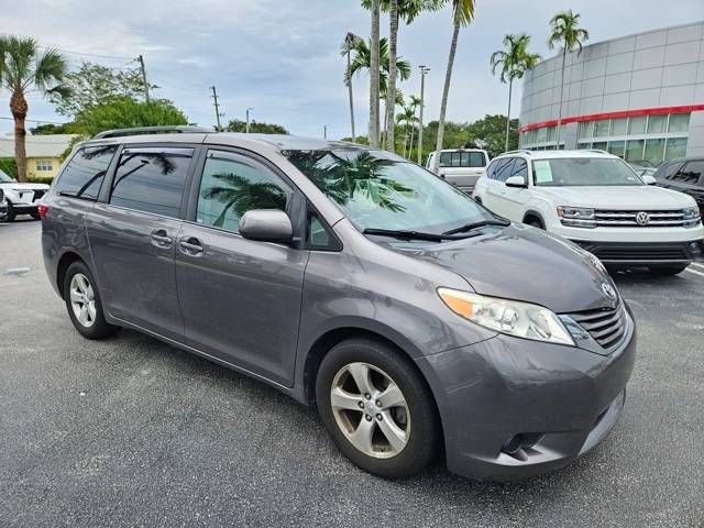 2015 Toyota Sienna LE — Minivan — 85,676 mi — Lake Park, FL