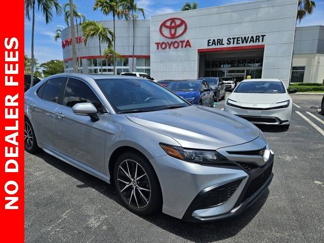 2024 Toyota Camry SE — Sedan — 6,875 mi — Lake Park, FL