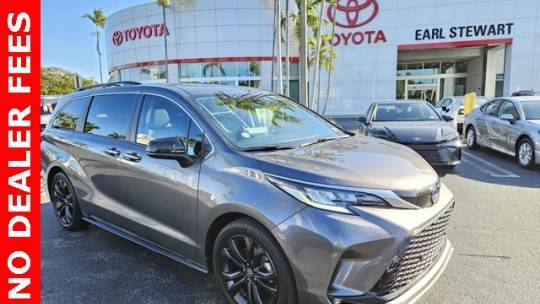 2022 Toyota Sienna XSE — Minivan — 26,103 mi — Lake Park, FL