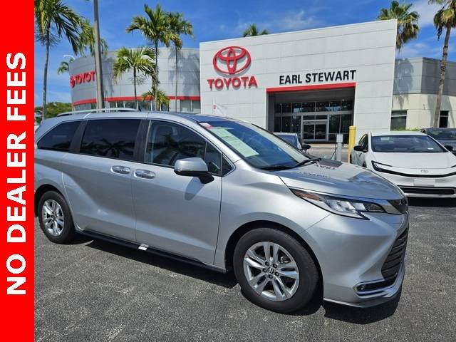 2023 Toyota Sienna Limited — Minivan — 30,737 mi — Lake Park, FL