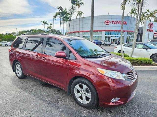 2016 Toyota Sienna LE — Minivan — 74,540 mi — Lake Park, FL