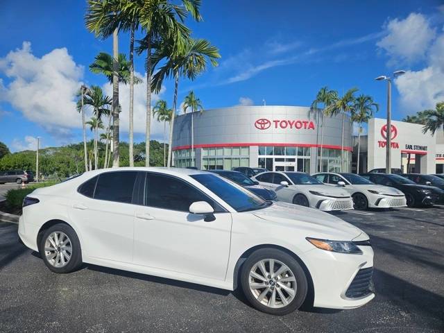 2023 Toyota Camry LE — Sedan — 32,015 mi — Lake Park, FL