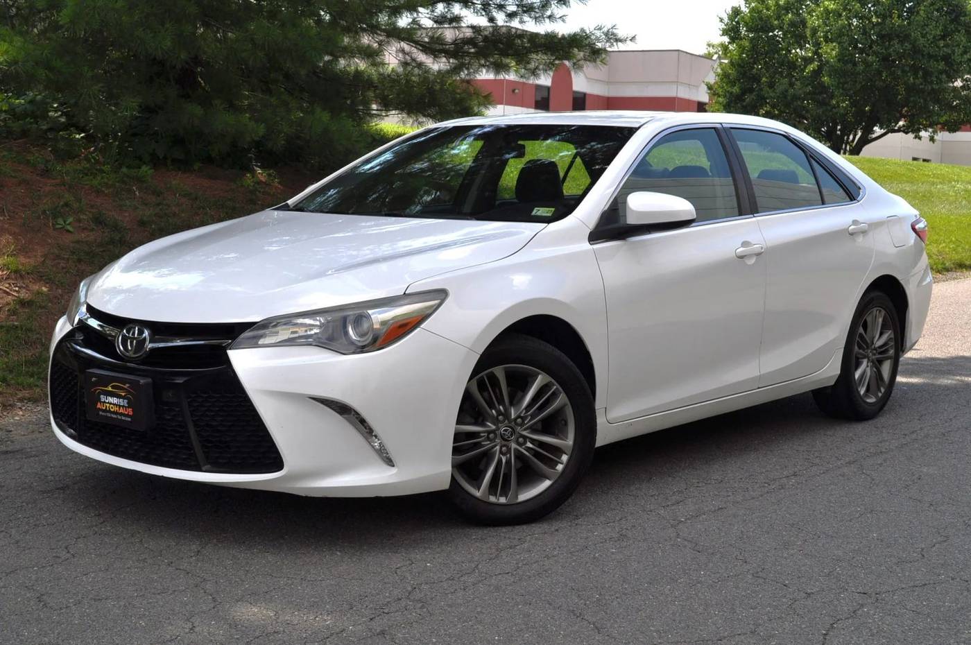2017 Toyota Camry SE — Sedan — 97,931 mi — Sterling, VA