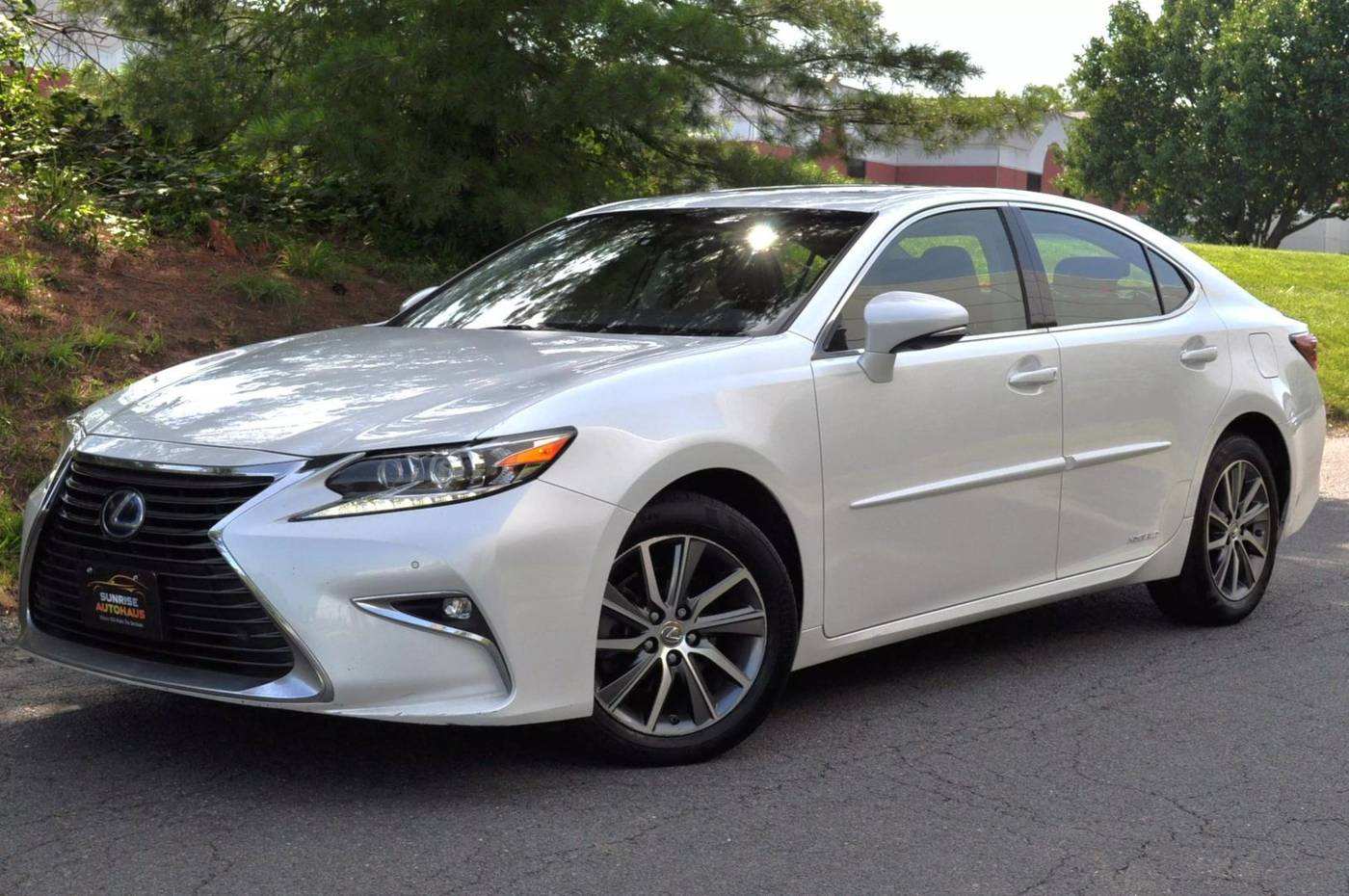 2018 Lexus ES ES 300h — Sedan — 88,015 mi — Sterling, VA