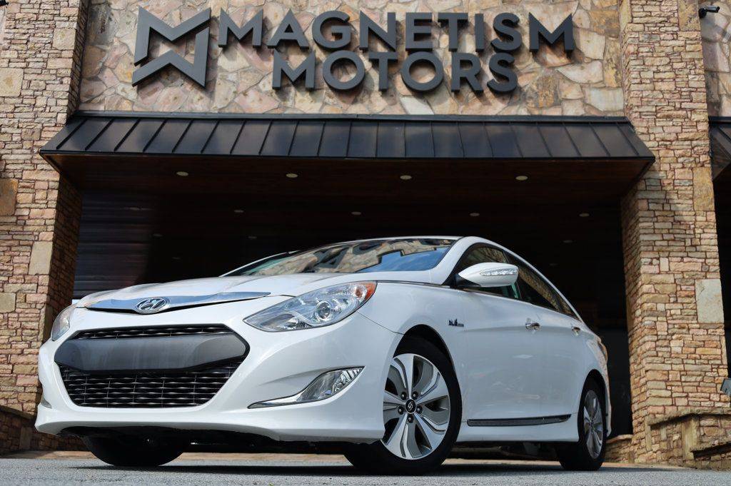 2013 Hyundai Sonata Hybrid Limited — Sedan — 111,236 mi — Lawrenceville, GA