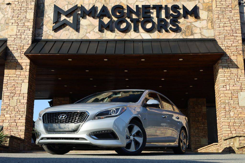2017 Hyundai Sonata Hybrid Limited — Sedan — 104,939 mi — Lawrenceville, GA