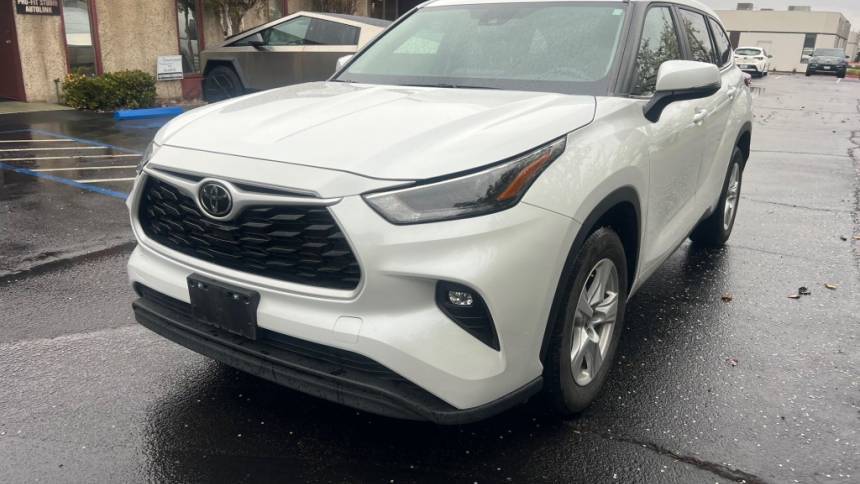 2023 Toyota Highlander LE — SUV — 17,587 mi — San Diego, CA