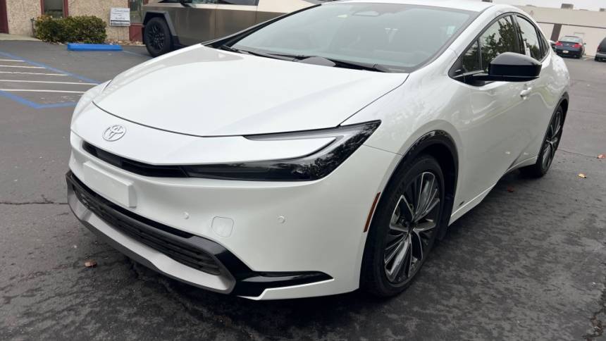 2024 Toyota Prius XLE — Hatchback — 32 mi — San Diego, CA