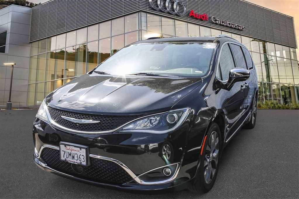 2017 Chrysler Pacifica Limited — Minivan — 69,106 mi — Calabasas, CA