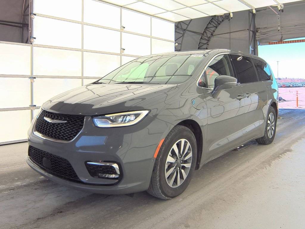 2022 Chrysler Pacifica Hybrid Touring L — Minivan — 84,932 mi — McKinney, TX