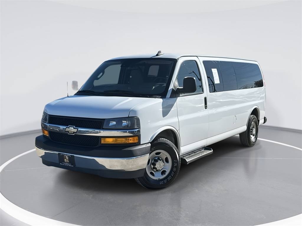 2021 Chevrolet Express Passenger LT — Passenger Van — 75,221 mi — McKinney, TX