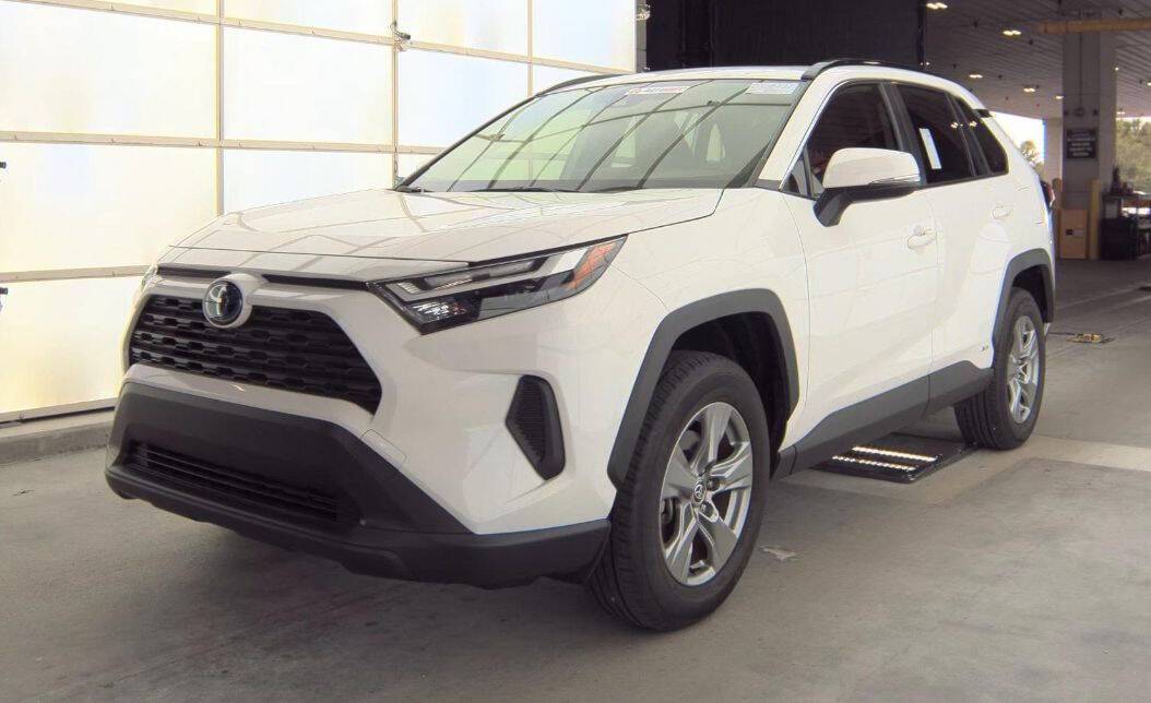 2023 Toyota RAV4 Hybrid XLE — SUV — 5,226 mi — Jupiter, FL
