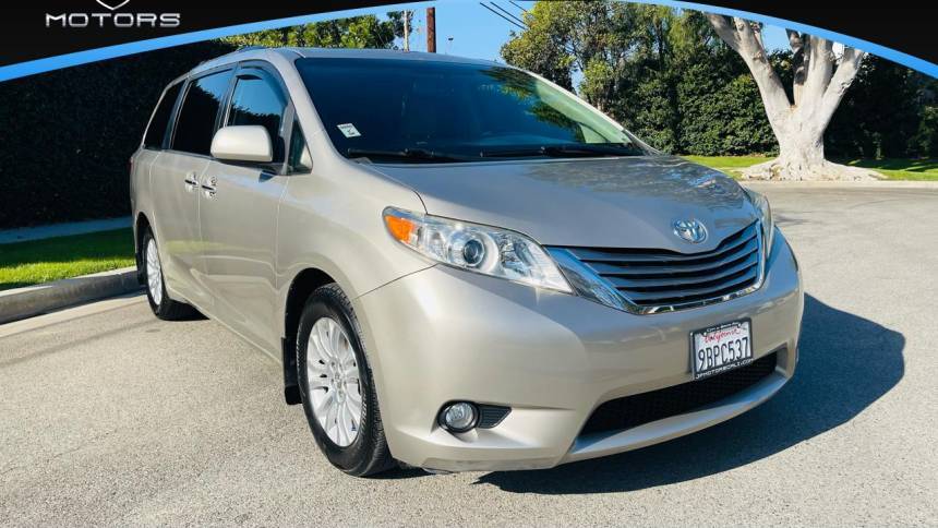 2017 Toyota Sienna XLE — Minivan — 121,414 mi — Santa Ana, CA