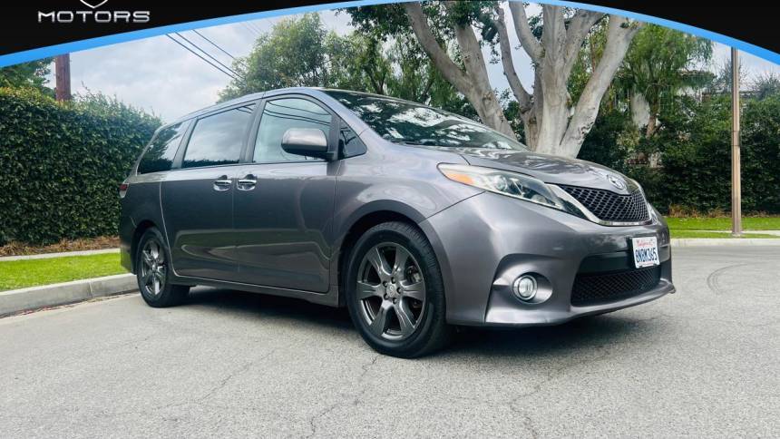 2017 Toyota Sienna SE — Minivan — 64,783 mi — Santa Ana, CA