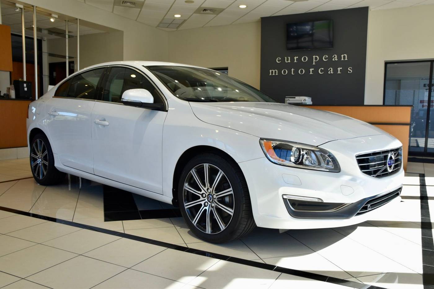 2018 Volvo S60 Inscription Platinum — Sedan — 68,030 mi — Middletown, CT