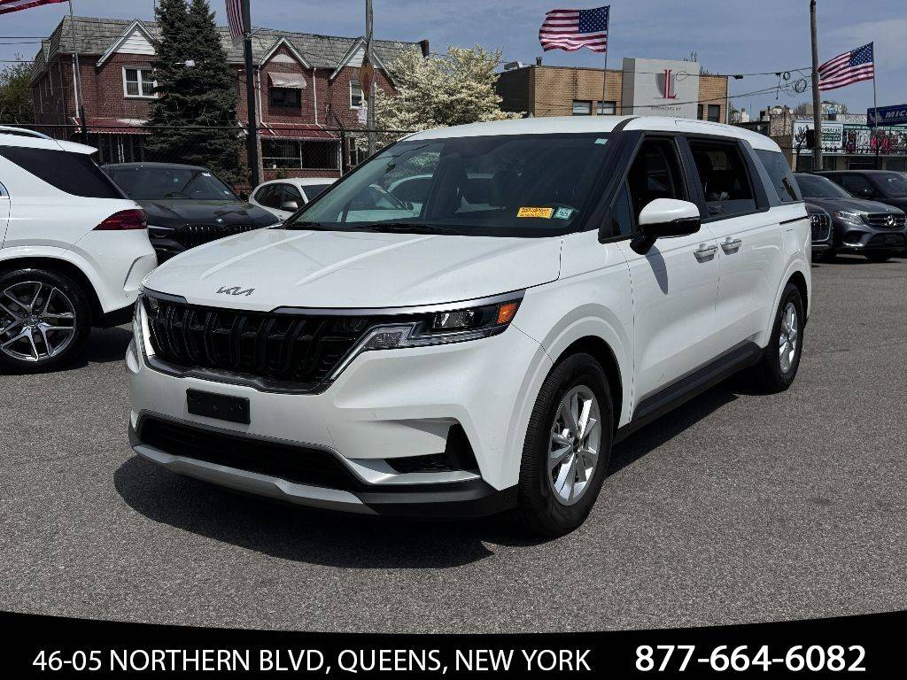 2023 Kia Carnival LX — Minivan — 4,813 mi — Long Island City, NY