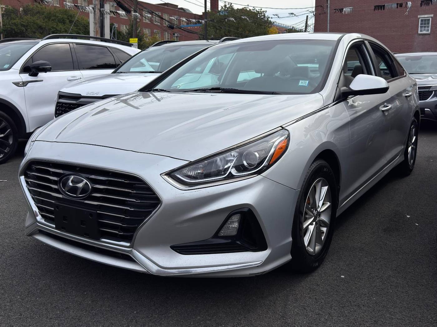 2019 Hyundai Sonata SE — Sedan — 111,994 mi — Long Island City, NY