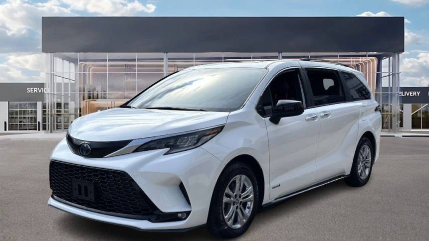 2021 Toyota Sienna XSE — Minivan — 26,993 mi — Long Island City, NY