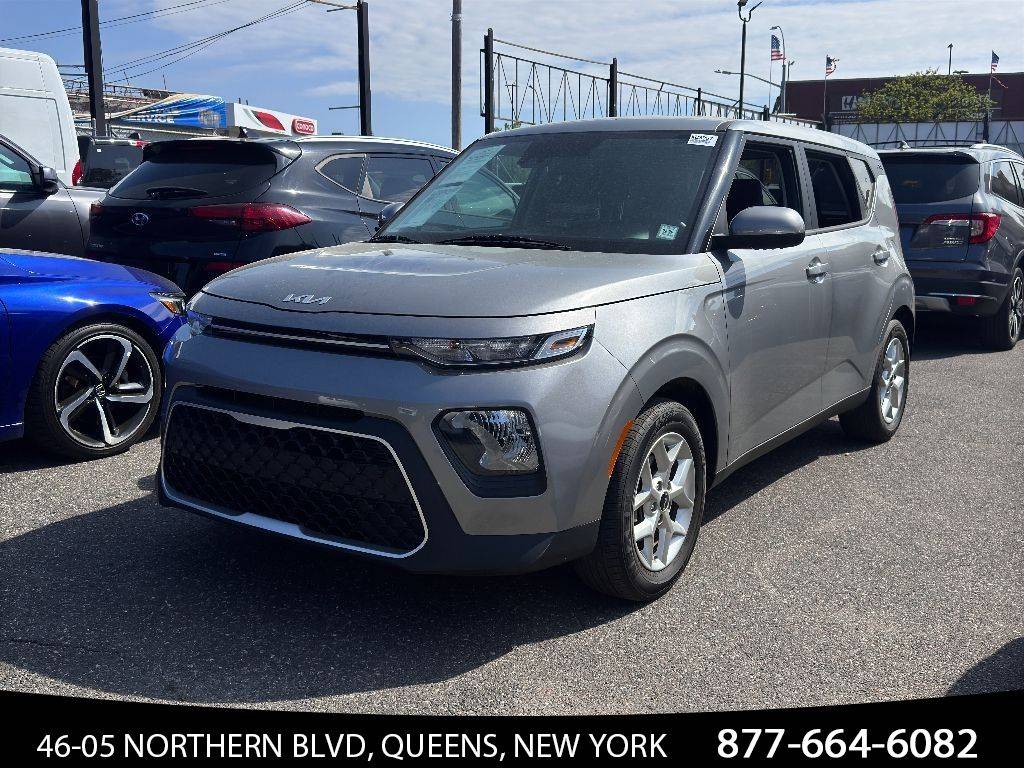 2022 Kia Soul LX — Hatchback — 10,429 mi — Long Island City, NY