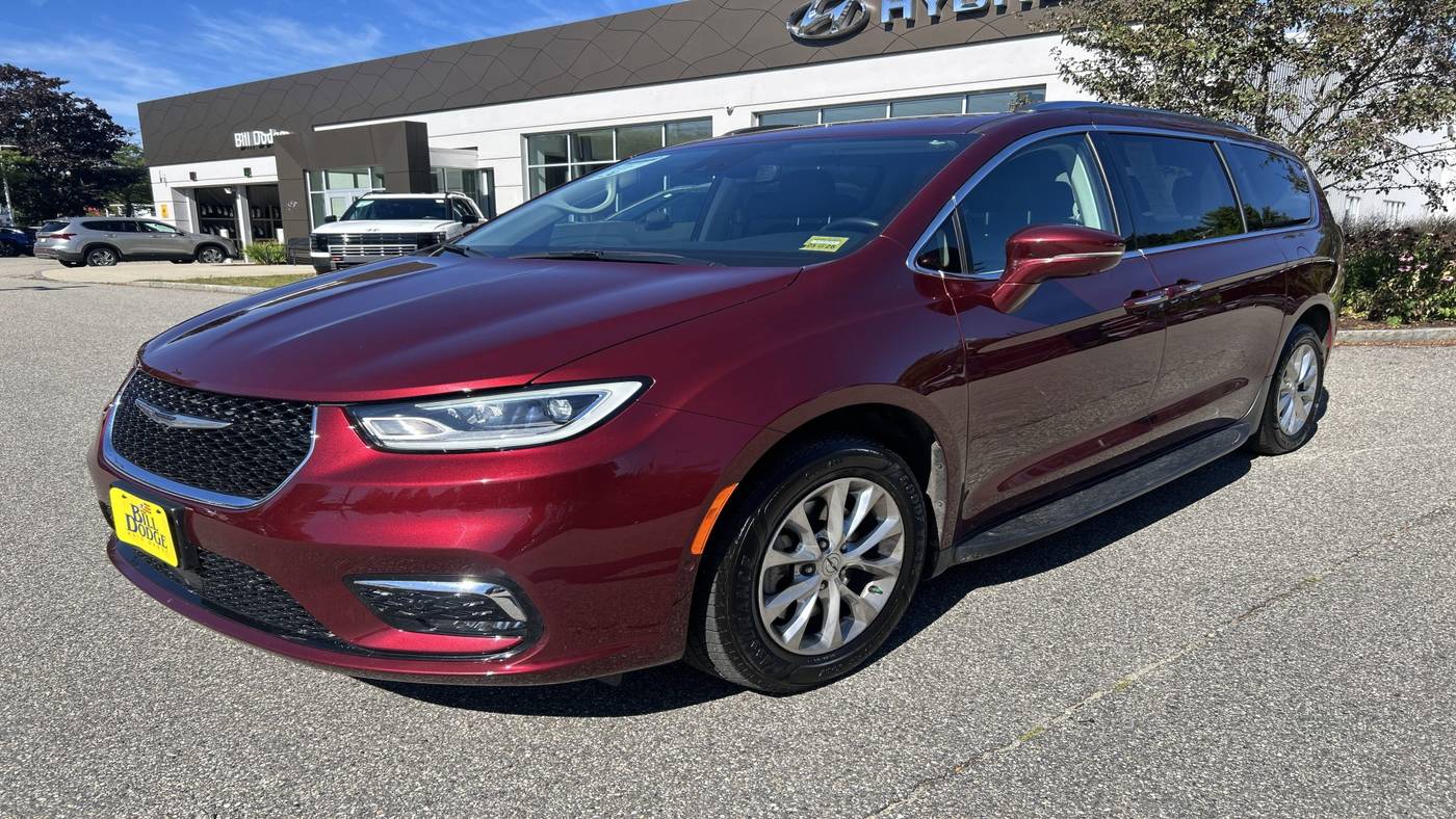 2021 Chrysler Pacifica Touring L — Minivan — 55,012 mi — Brunswick, ME