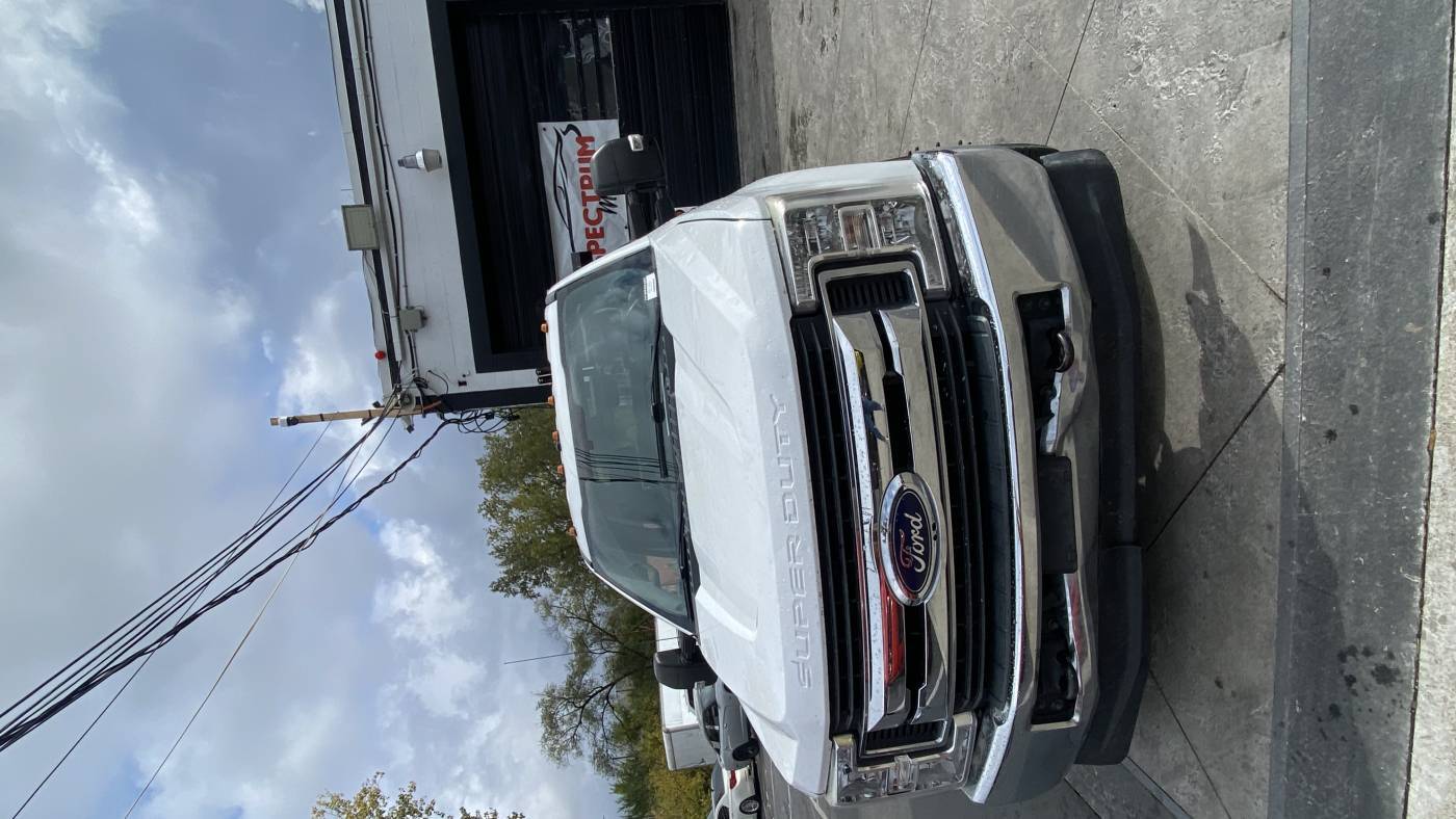 2017 Ford Super Duty F-350 Chassis Cab XLT — Chassis Cab Truck — 310,828 mi — Columbus, OH