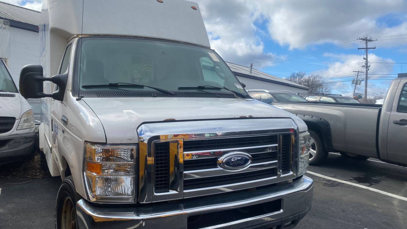 2016 Ford Econoline Commercial Cutaway E-350 — Chassis Cab Truck — 200,000 mi — Columbus, OH