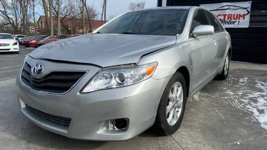 2011 Toyota Camry LE — Sedan — 75,000 mi — Columbus, OH