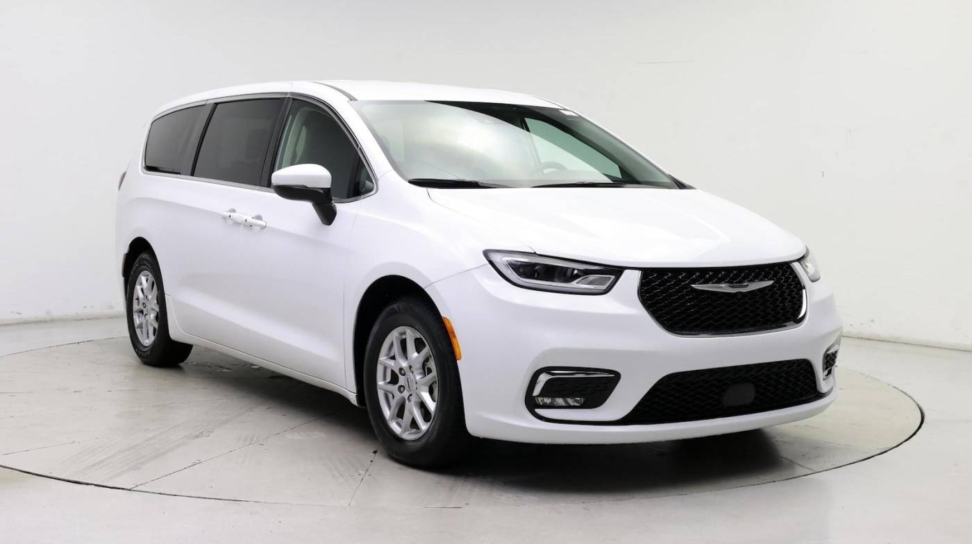 2023 Chrysler Pacifica Touring L — Minivan — 56,912 mi — Daytona Beach, FL