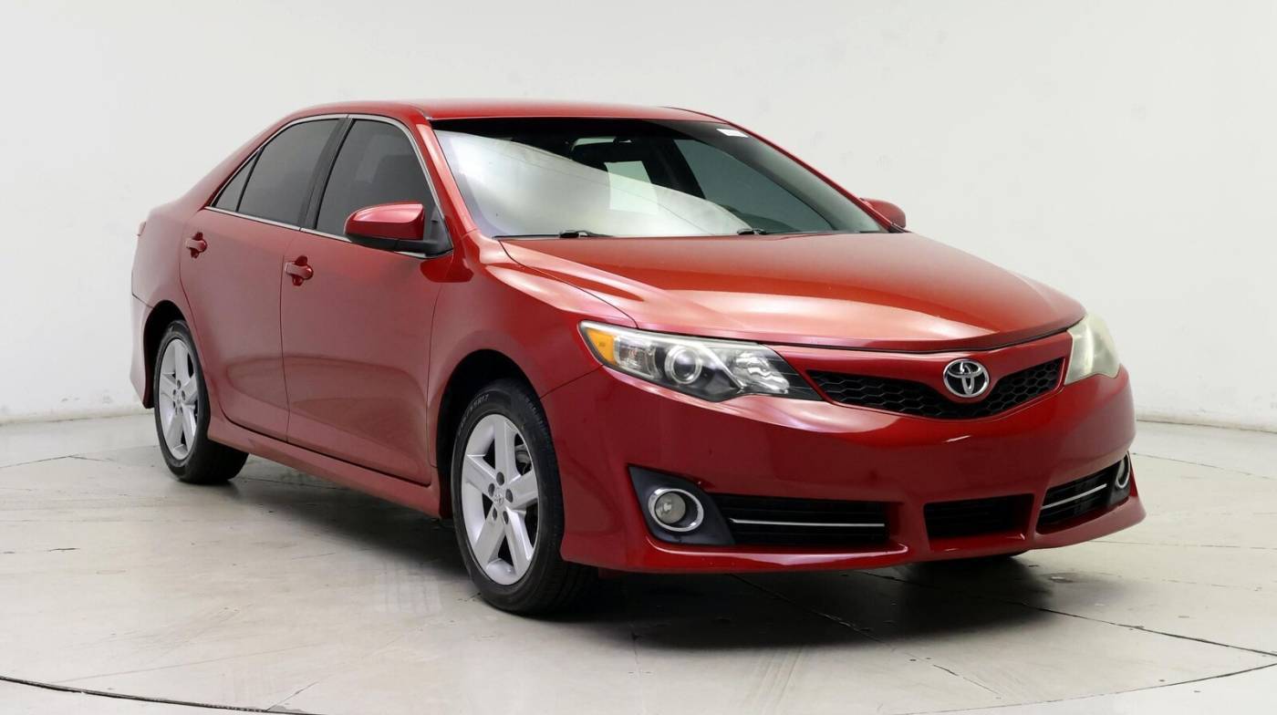 2013 Toyota Camry SE — Sedan — 126,454 mi — Daytona Beach, FL