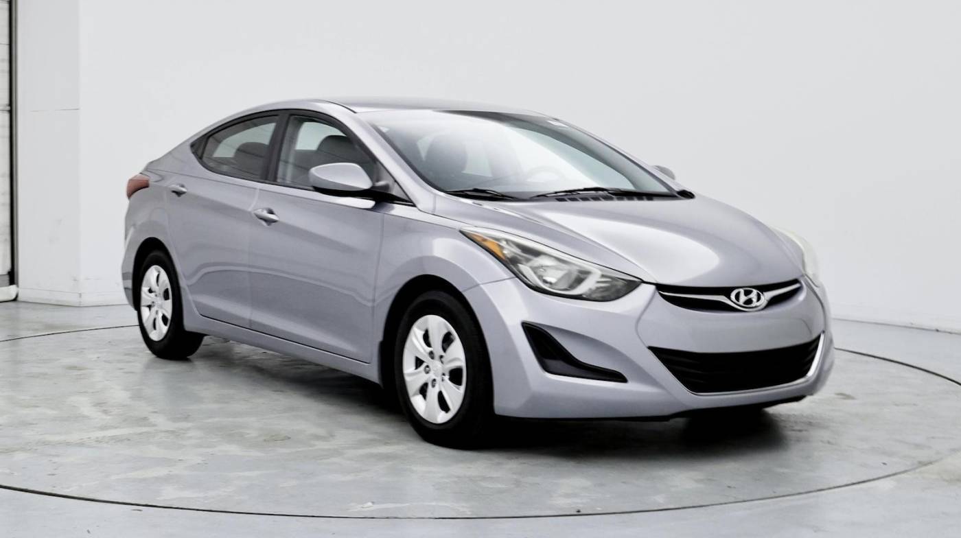 2016 Hyundai Elantra SE — Sedan — 16,890 mi — Daytona Beach, FL