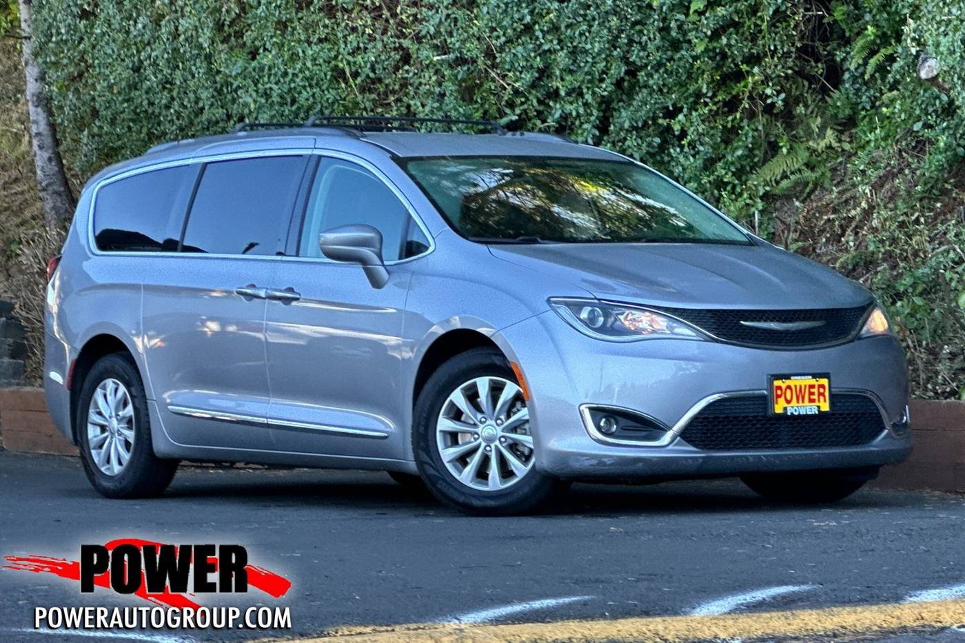 2017 Chrysler Pacifica Touring L — Minivan — 80,865 mi — Newport, OR