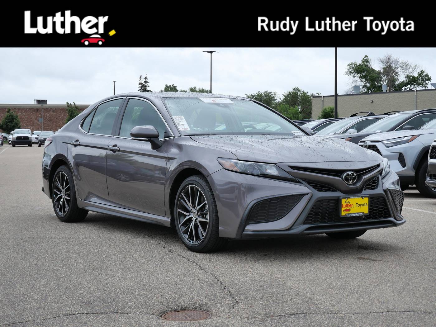 2022 Toyota Camry SE — Sedan — 25,735 mi — Golden Valley, MN