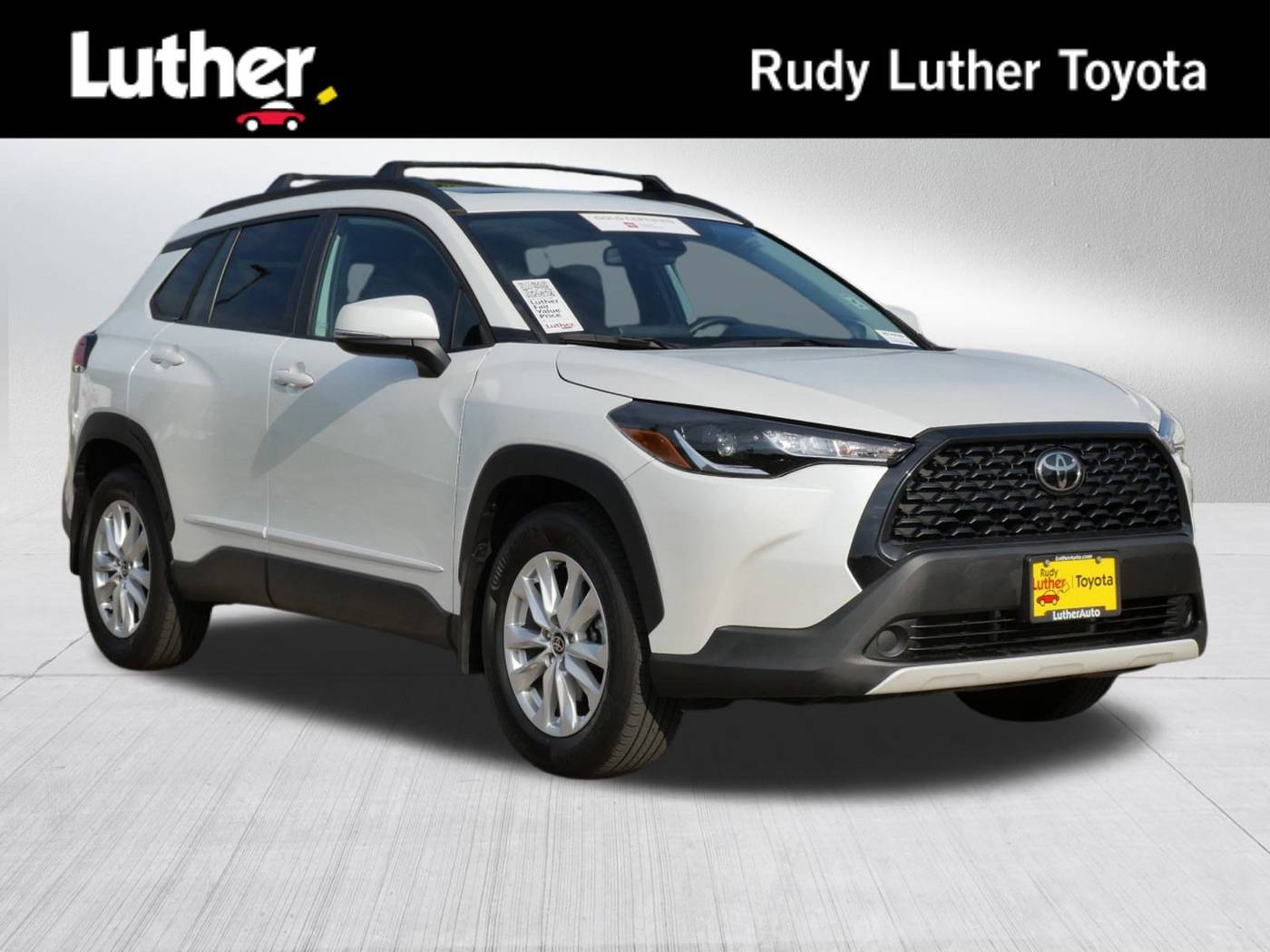 2022 Toyota Corolla Cross LE — SUV — 25,675 mi — Golden Valley, MN