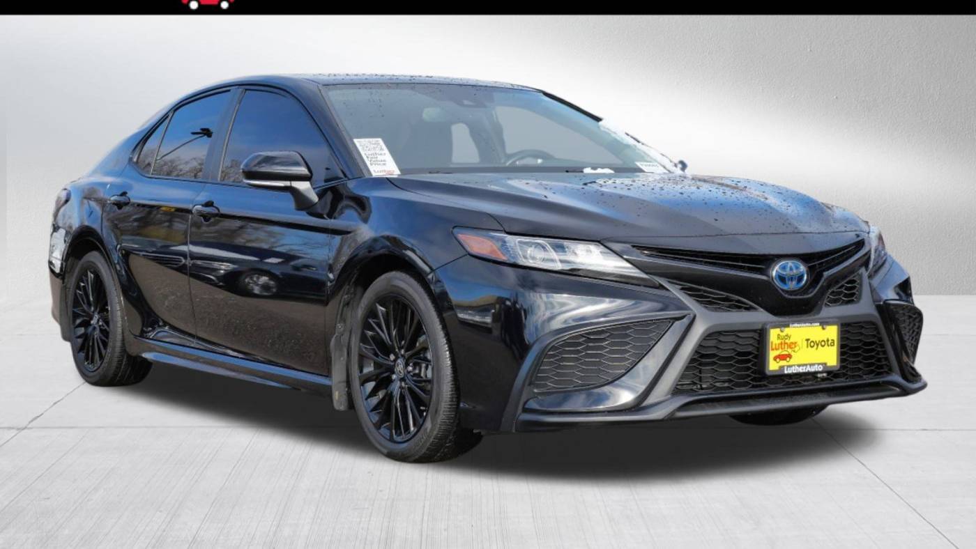 2022 Toyota Camry Hybrid SE Nightshade — Sedan — 18,529 mi — Golden Valley, MN