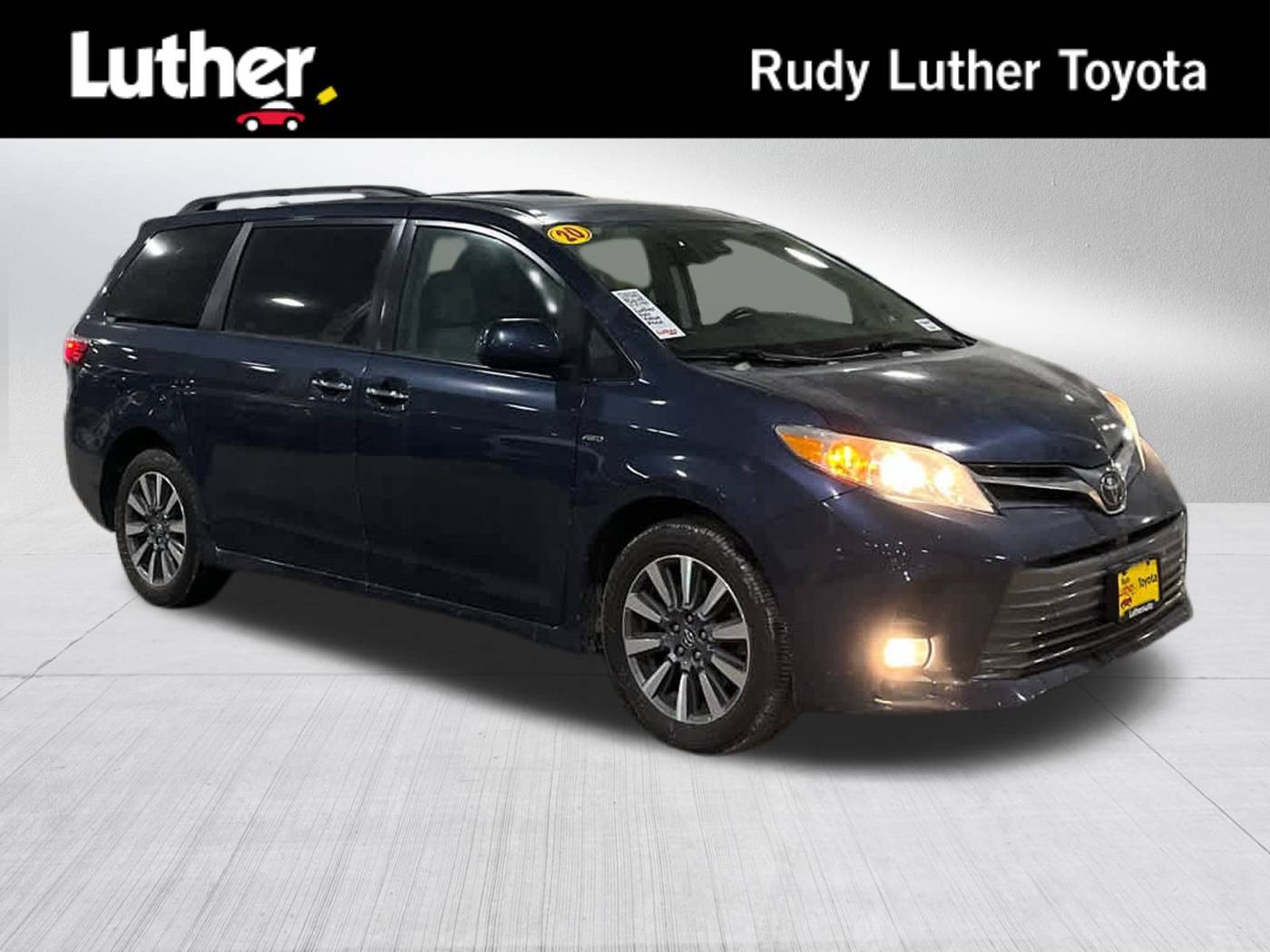 2020 Toyota Sienna XLE — Minivan — 103,180 mi — Golden Valley, MN