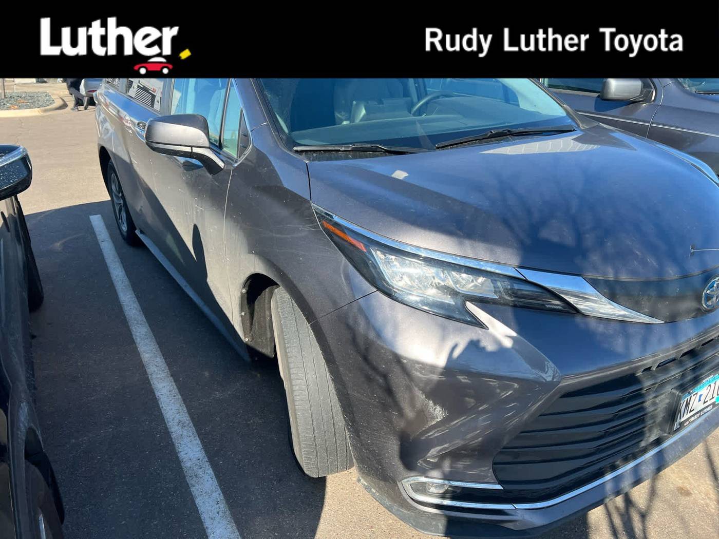 2022 Toyota Sienna XLE — Minivan — 37,883 mi — Golden Valley, MN