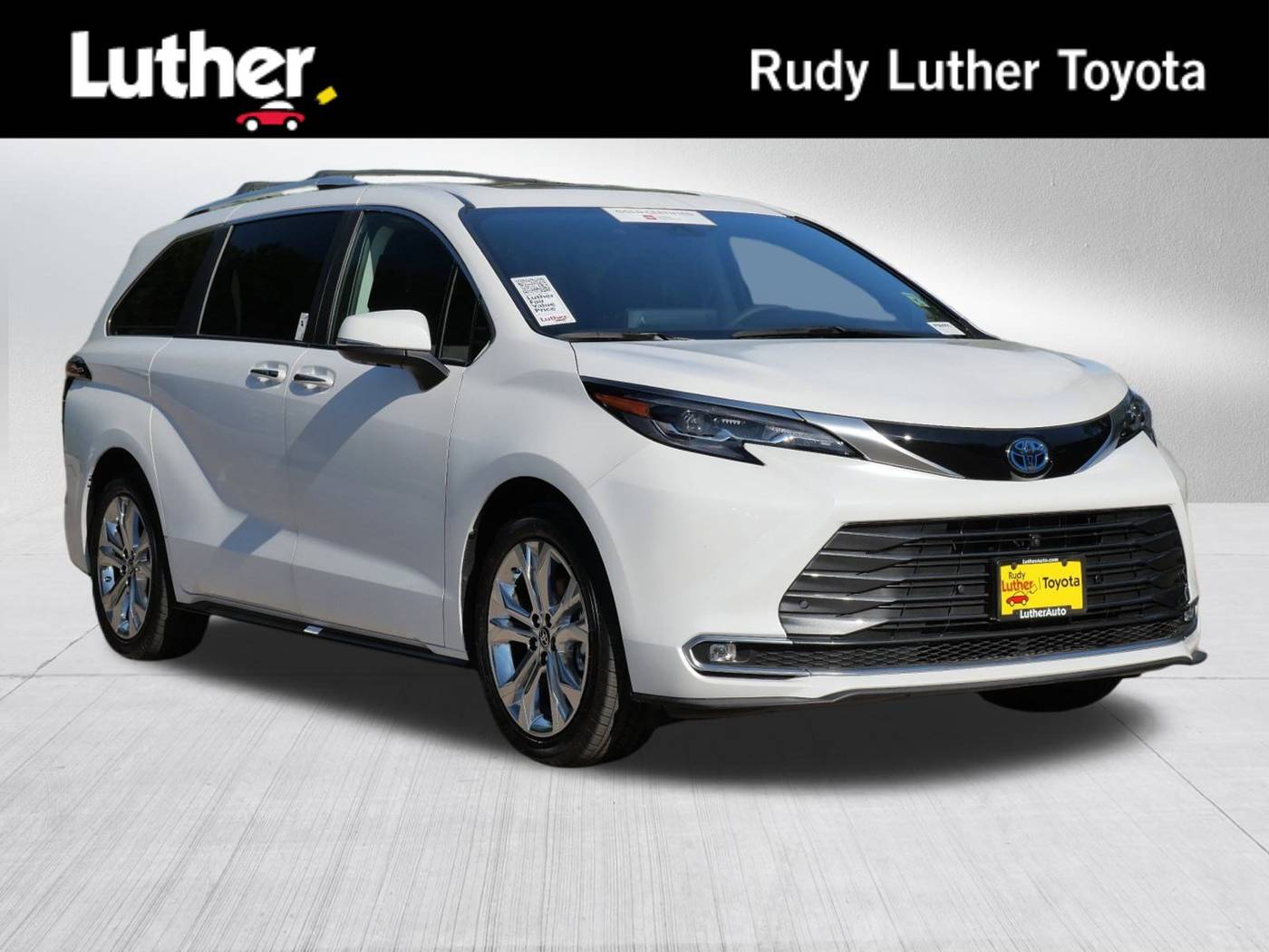 2024 Toyota Sienna Platinum — Minivan — 42 mi — Golden Valley, MN