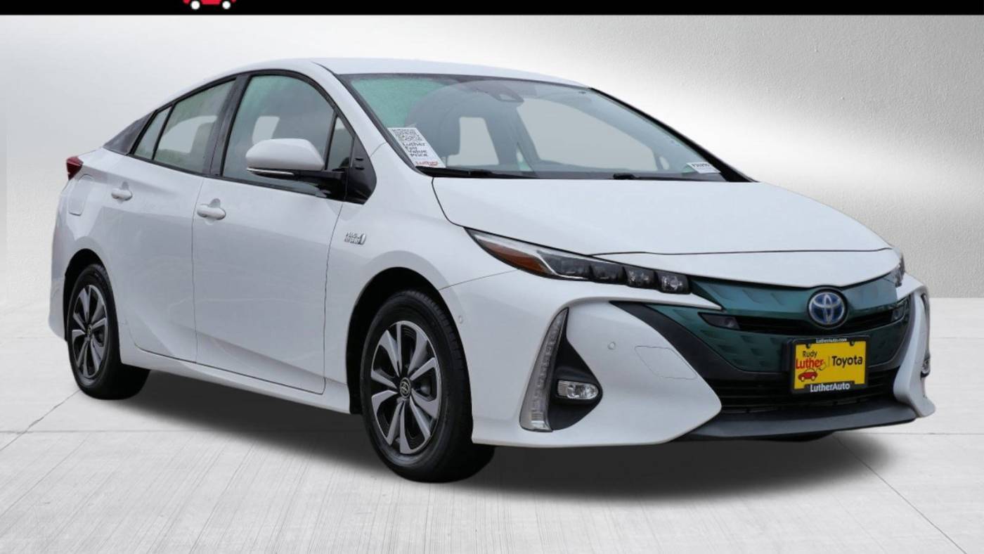 2017 Toyota Prius Prime Advanced — Hatchback — 11,145 mi — Golden Valley, MN